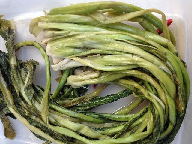 信州の風物詩「野沢菜漬け」の季節となりました。