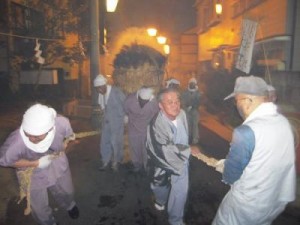 １０月１０日は浅間温泉の『松明祭り』