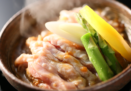 信濃地鶏の胡麻味噌蒸煮